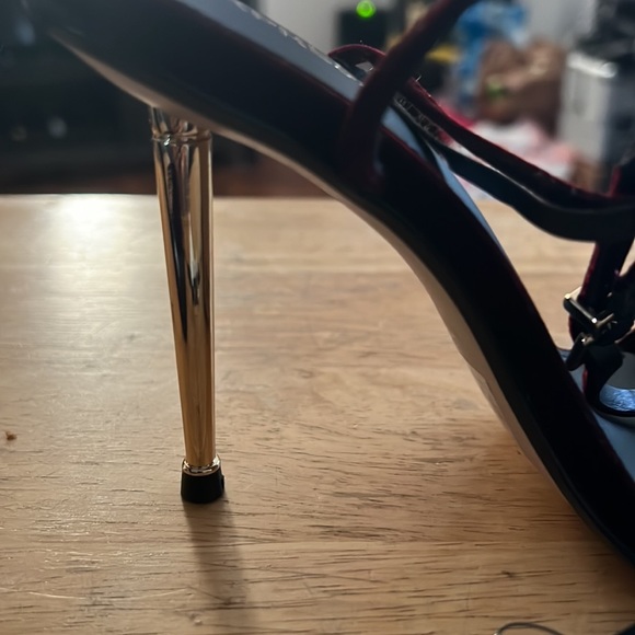 Burgundy heels new with tag - Picture 3 of 3